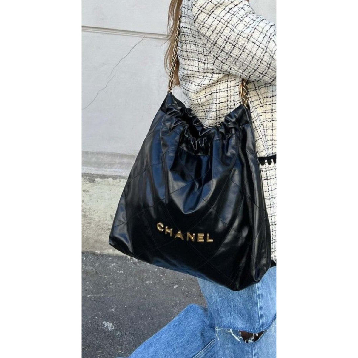 CHANEL 22 SMALL HANDBAG