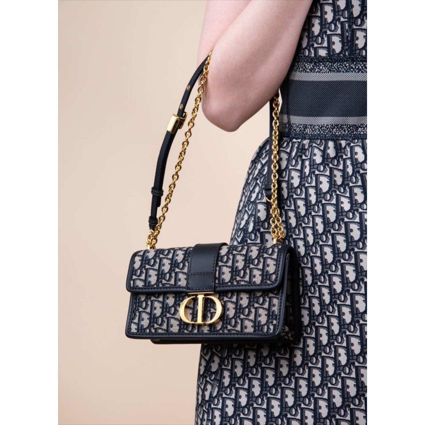 Montaigne East-West Bag with Chain 30